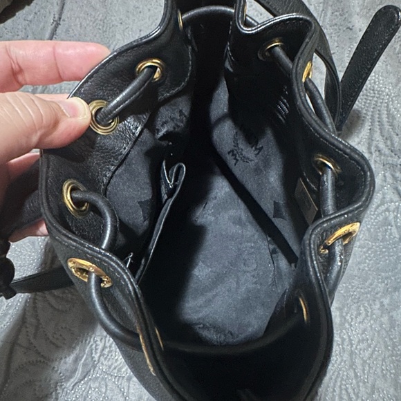 MCM Bucket Bag - Picture 6 of 9